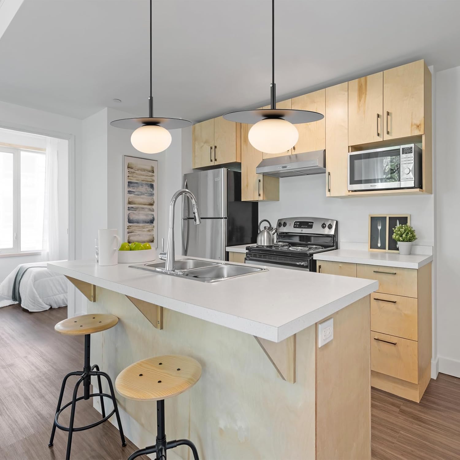 BYOLIIMA. Juego de 2 lámparas colgantes de globo moderno con pantalla de vidrio blanco lechoso negro mate, lámpara colgante de granja de 11.81 pulgadas, cúpula industrial colgante de techo. - Image 3