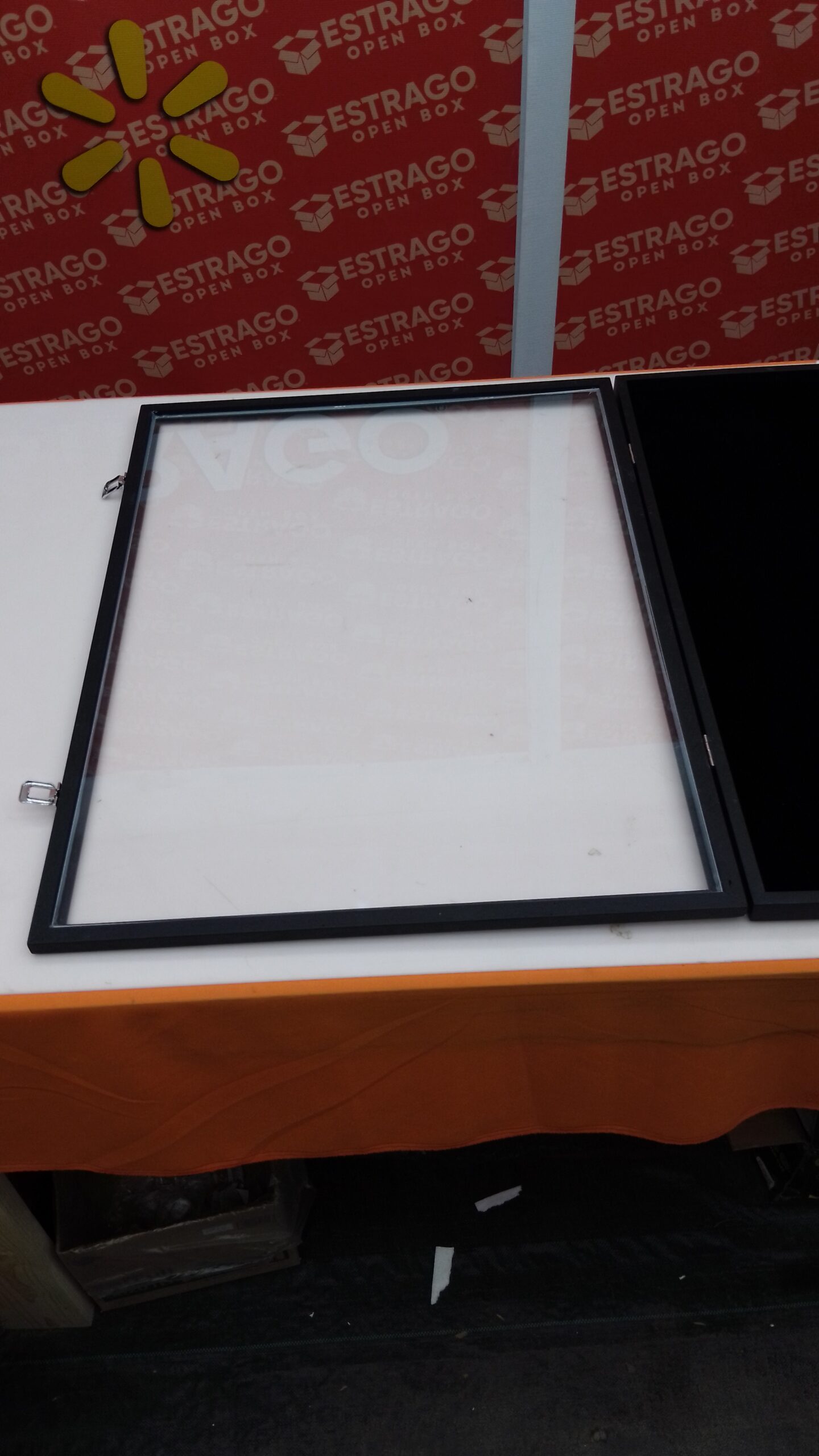 Default. Estuche de exhibición de jersey, caja de sombra, grande, con cierre de sombra, marco de jersey deportivo con protección UV, acrílico y 2 perchas para béisbol, baloncesto, fútbol, fútbol, hockey. - Image 6