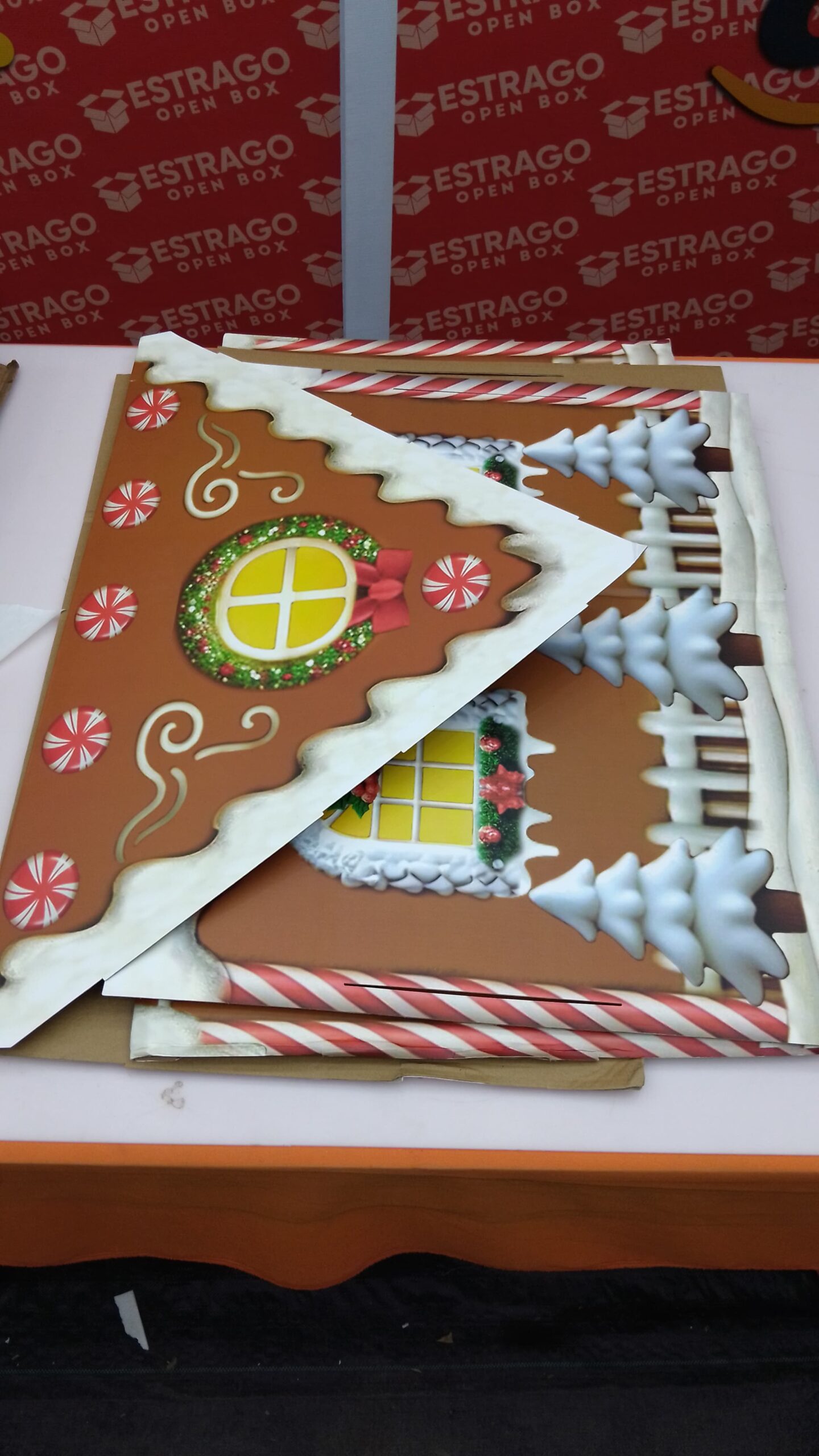 Bankers Box at Play Color in Gingerbread Playhouse, cartón Playhouse y Actividades artesanales de tamaño Natural para niños y familias. - Image 6