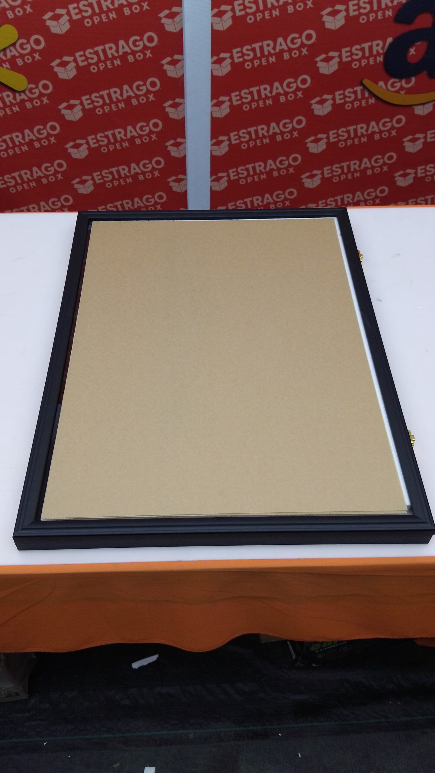 Grintus - Vitrina de jersey con marco de jersey, caja de sombra de jersey con protección UV, acrílico y colgador para béisbol, baloncesto, fútbol, fútbol, hockey, playera deportiva y uniforme, acabado. - Image 5